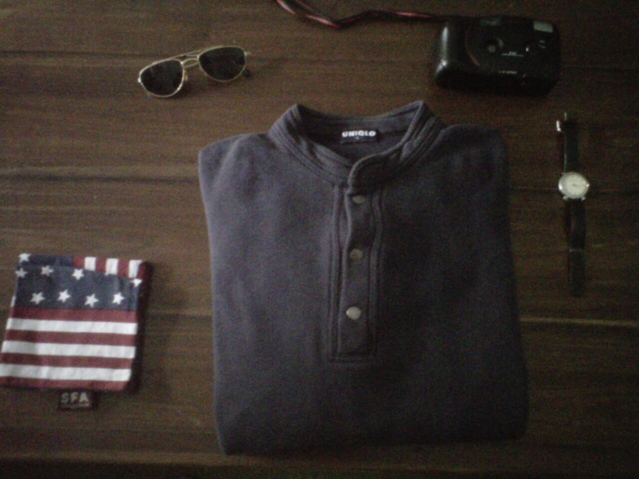 sweater uniqlo, jaket zip hodie GAP(lbh halus dr uniqlo)