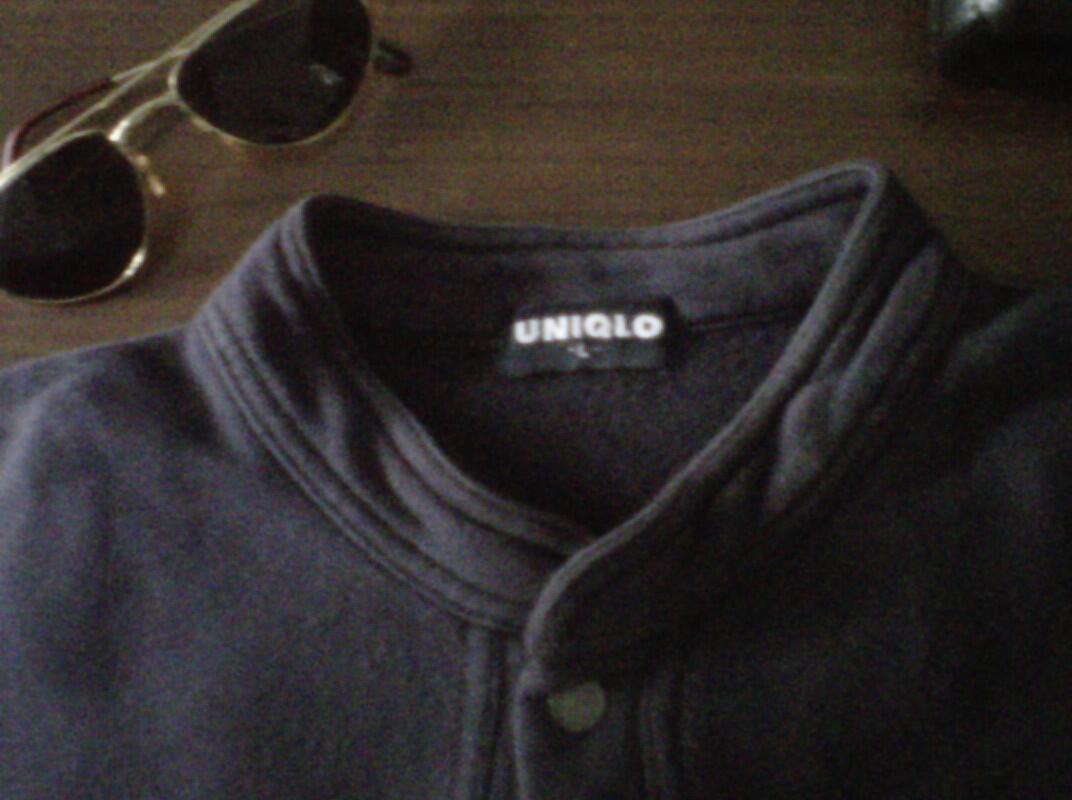 sweater uniqlo, jaket zip hodie GAP(lbh halus dr uniqlo)