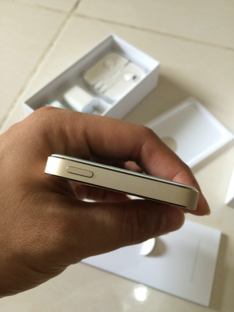 iPhone 5s Verizon gold 64gb gsm cdma second