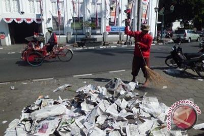 Beda 'Tukang Sampah' dan Petugas Kebersihan