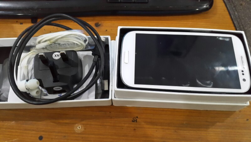 Samsung Galaxy S3 I9300 white fullset bandung COD
