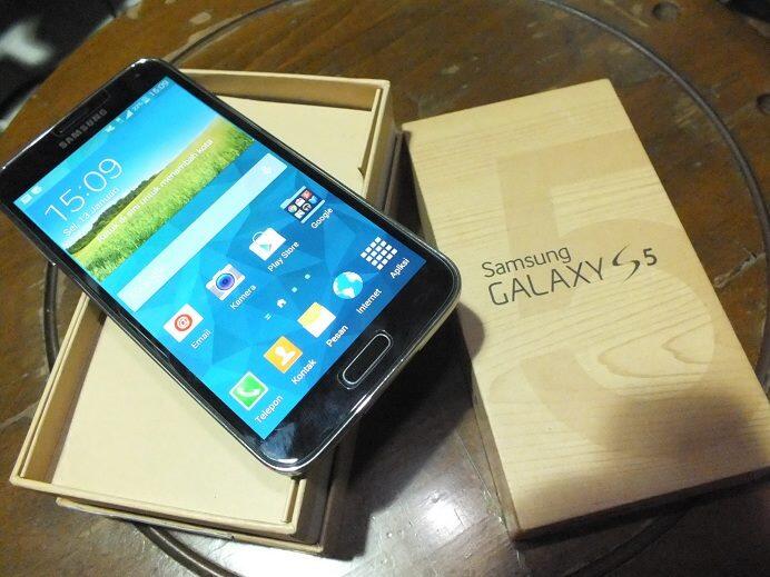 iphone 5c 16gb white & samsung galaxy S5 ORI FULLSET bisa TT