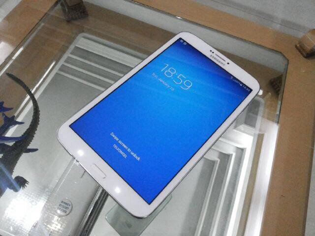 === samsung galaxy tab 3 8 inci putih simpanan (bonus case+paket data telkomsel)===