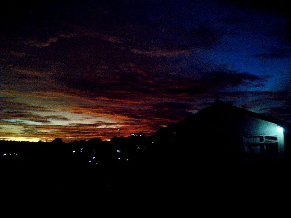 Keindahan Langit menjelang malam