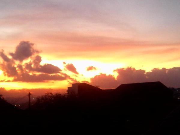 Keindahan Langit menjelang malam 