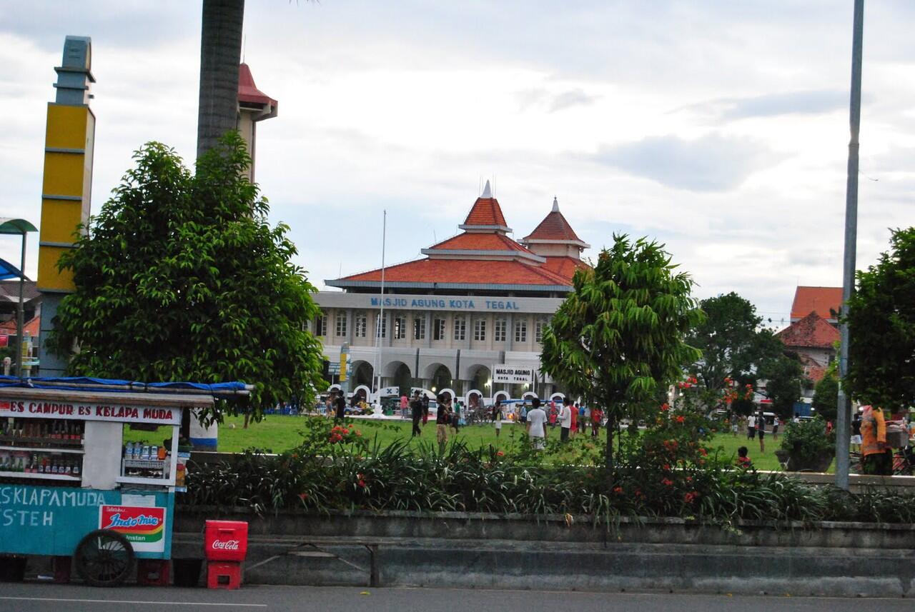 Indahnya Alun-Alun kota di Indonesia