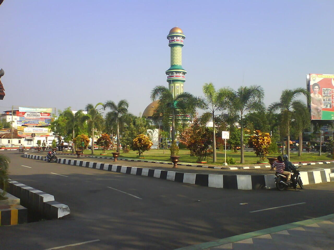 Indahnya Alun-Alun kota di Indonesia