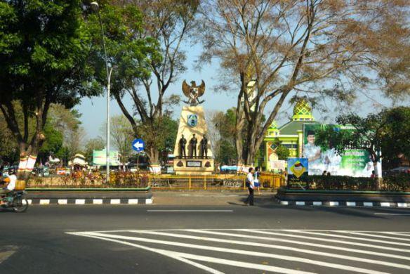 Indahnya Alun-Alun kota di Indonesia