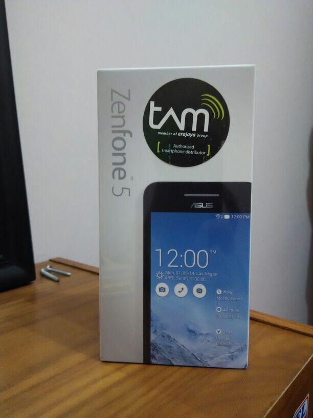 Asus zenfone 5 ram 2gb internal 16gb