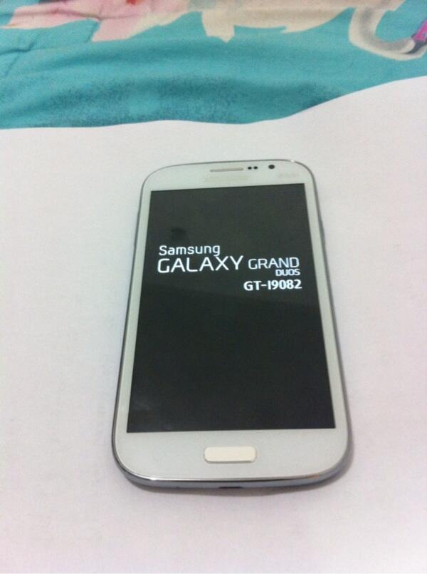 Samsung grand duos white gt-i9082