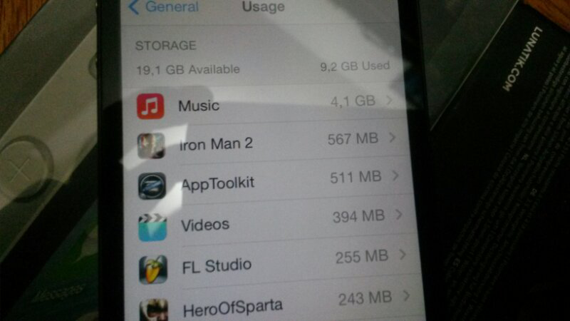 iphone 4 32GB super mulus banyak bonus