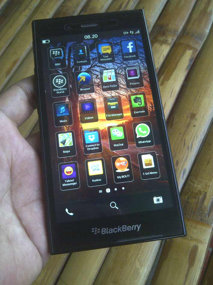 JUAL BLACKBERRY Z3 HITAM MULUS DAN BERGARANSI