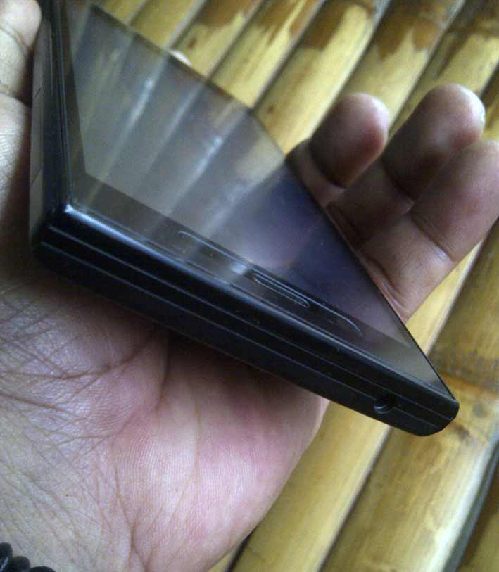 JUAL BLACKBERRY Z3 HITAM MULUS DAN BERGARANSI