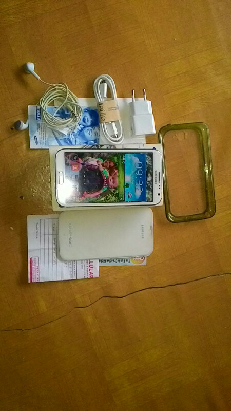Samsung Galaxy Note 2 N7100 white