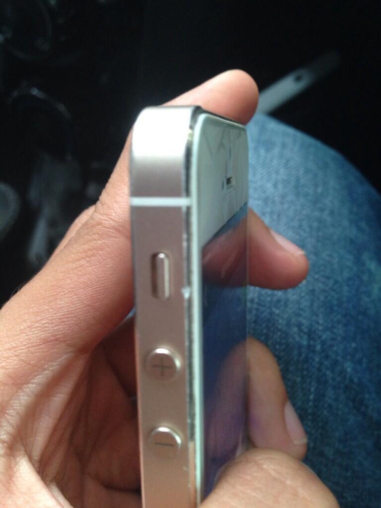 WTS iPhone 5s 16gb Gold, bekas pakaian pacar ane gan. Chakep!