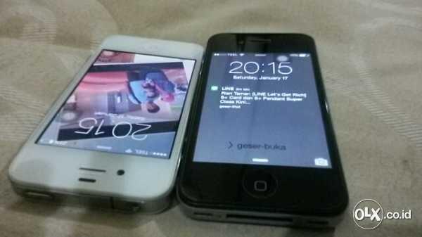Jual Iphone 4 sepasang warna Hitam-Putih 8G Mulus