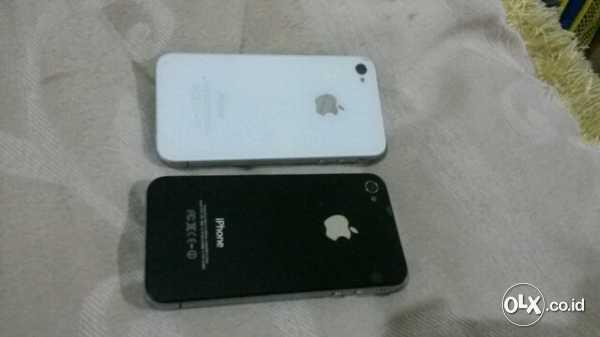 Jual Iphone 4 sepasang warna Hitam-Putih 8G Mulus