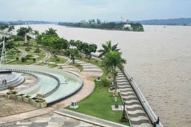 Indahnya Alun-Alun kota di Indonesia