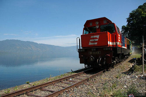 10 Danau Terdalam di Indonesia