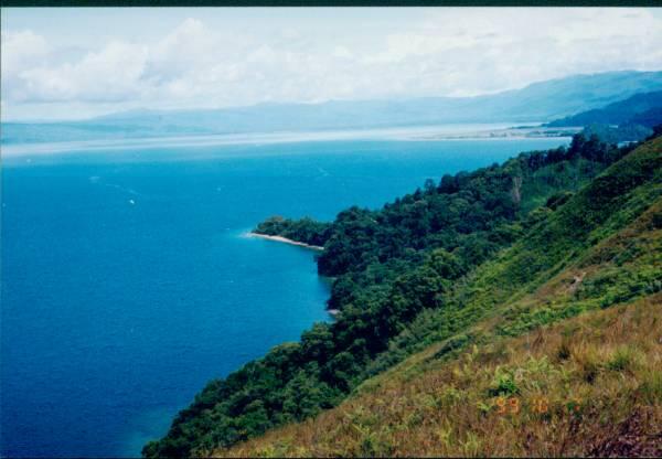 10 Danau Terdalam di Indonesia