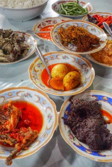 KULINER KHAS BUKIT TINGGI YANG SEMAKIN MENGGODA...SILAHKAN MASUK UDA/UNI