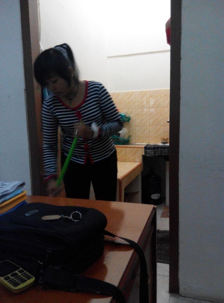 Cleaning Service Manis di Kantor ane gan