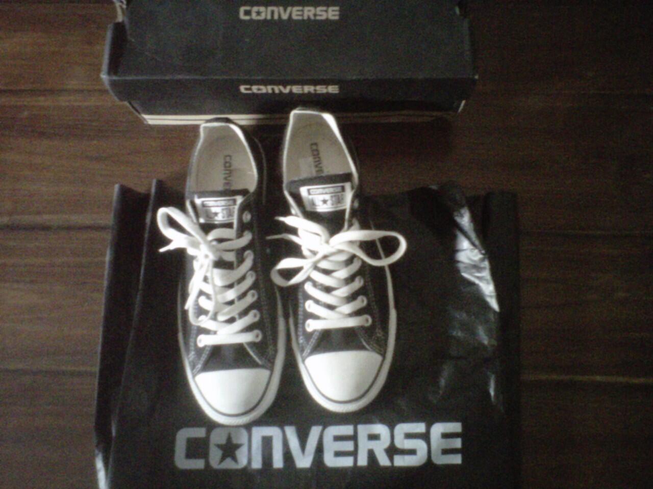 sepatu CONVERSE ori,Starcross,jaket Uniqlo