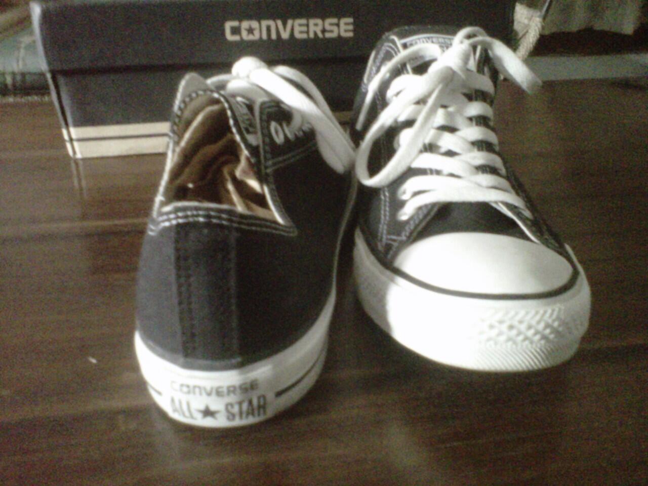 sepatu CONVERSE ori,Starcross,jaket Uniqlo