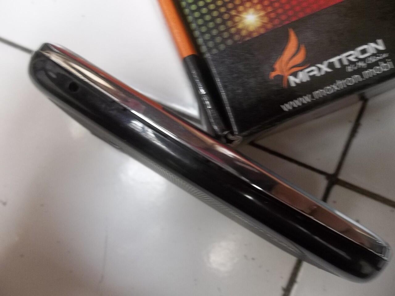 Ponsel TV Maxtron MG321