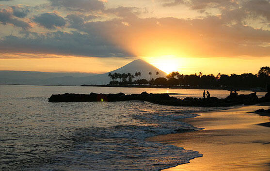 10 Tempat Wisata Pantai Keren di Indonesia