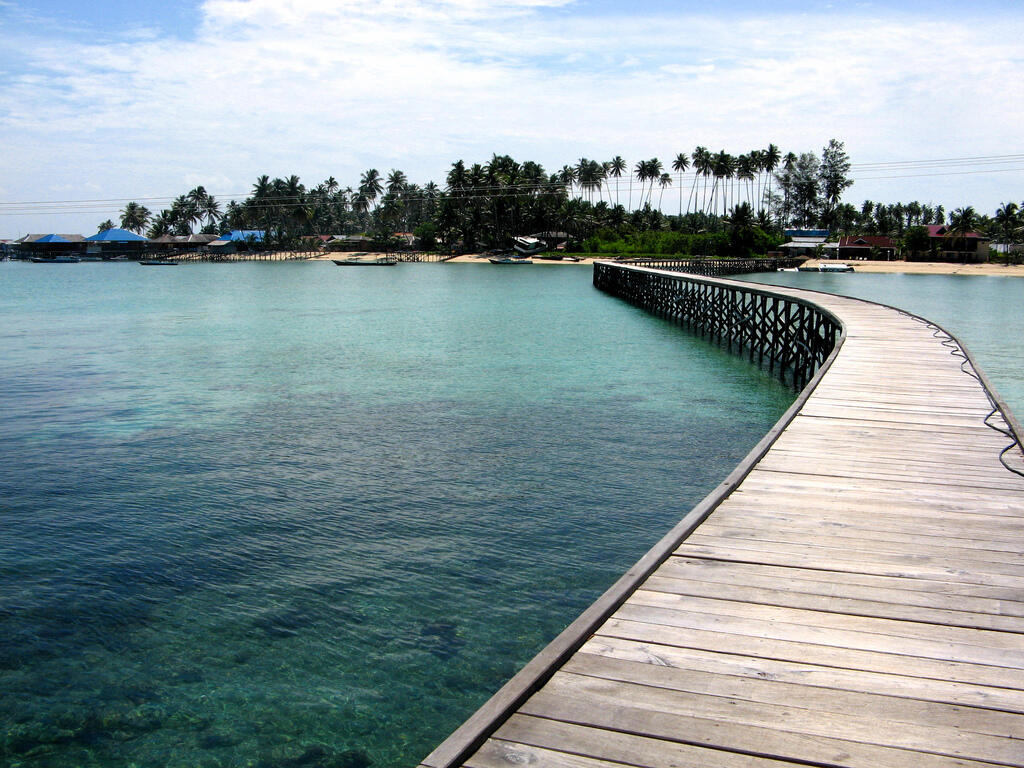 10 Tempat Wisata Pantai Keren di Indonesia