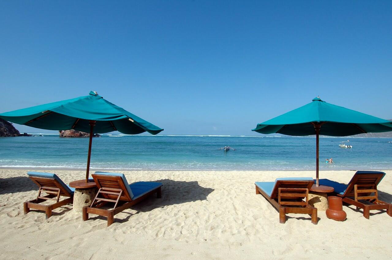 10 Tempat Wisata Pantai Keren di Indonesia
