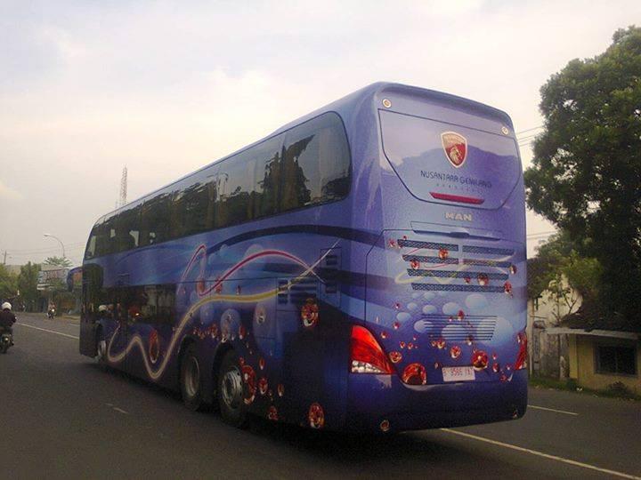 SEKARANG ERANYA BUS BERSUMBU TIGA (triple Axle) DI INDONESIA