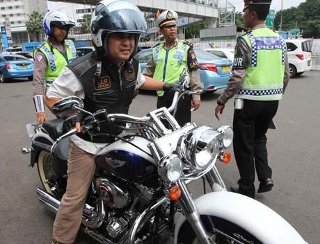 Biadab... Pengendara Harley Kerjai Polisi di Bundaran HI