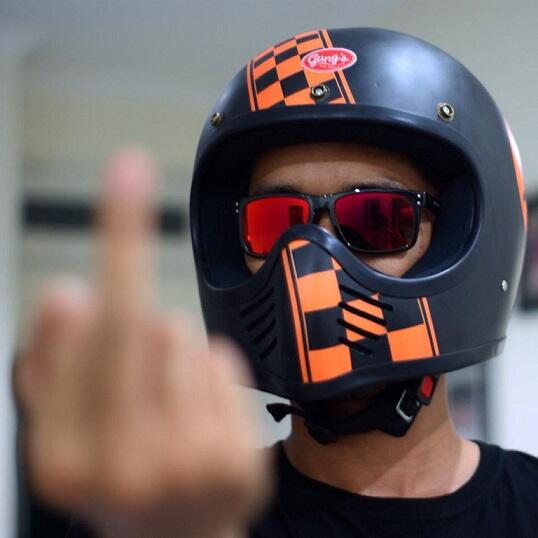 Terjual Jual Helm  retro cakil custom hitam doff orange 