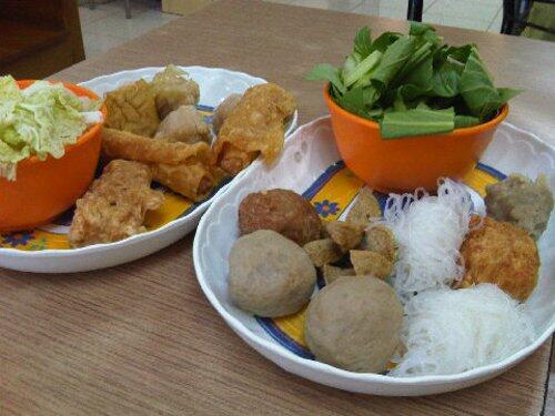 MALANG...KULINERNYA PANGANAN BAKSO..SYEDAPPPPPP...ENDESSSS! MASUK GAN !