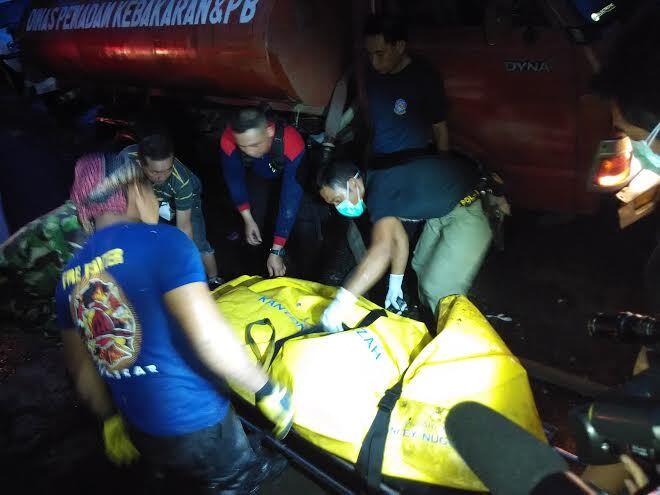 Kebakaran toko perlengkapan rumah tangga 8 orang tewas