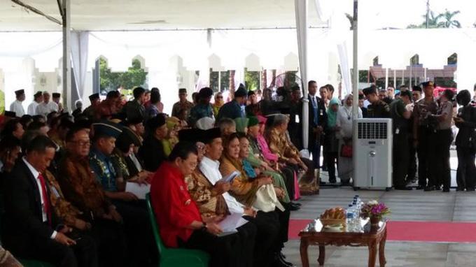 Jokowi Resmikan Masjid Terbesar di Kalbar Hari Ini