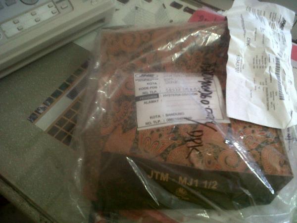 Kemeja & Poloshirt Distro Keren!(anak muda masuk!!)