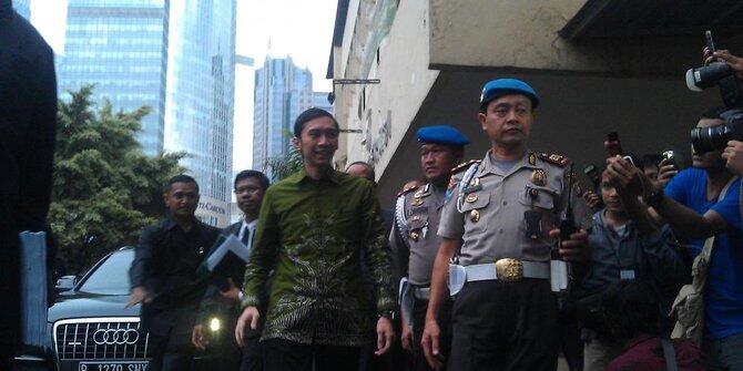 TINDAKAN-TINDAKAN ANGGOTA DPR YANG TAK PATUT SAAT RAPAT