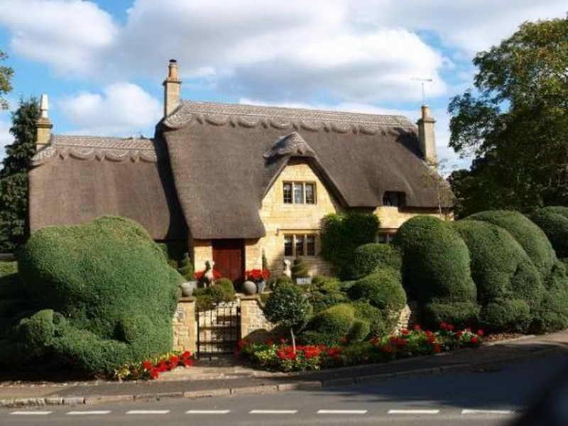 RUMAH UNIK DAN INDAH