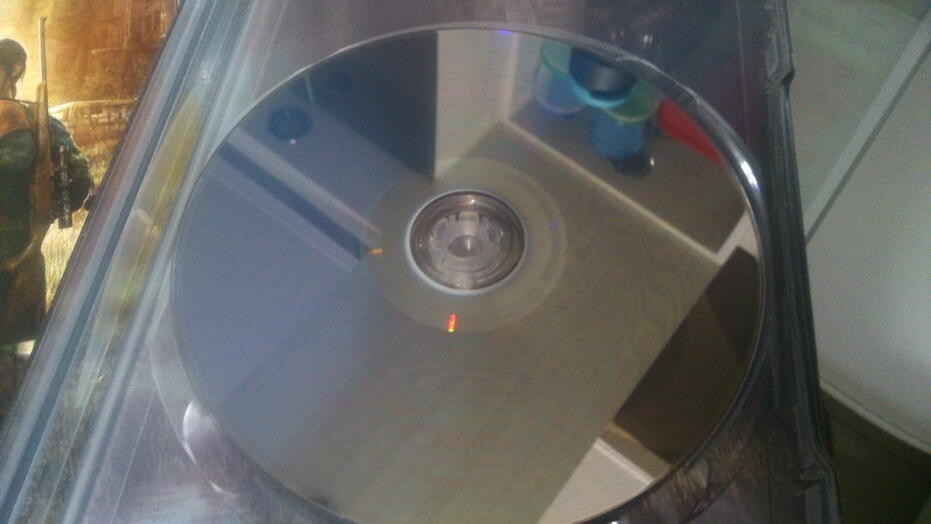 WTS BD PS 3 The Last of Us Steelcase