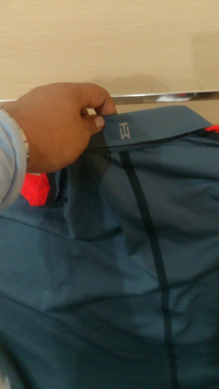 WTS BAJU GOLF NIKE TIGER WOOD (TW) COLLECTION ORIGINAL.