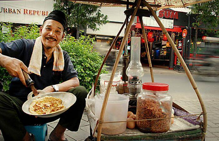 NII GAN ADA BEBERAPA MAKANAN BETAWI YANG PERLU DI KETAHUI......MASUUUKKKKK ! 