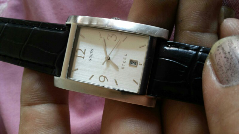 GUESS Quartz