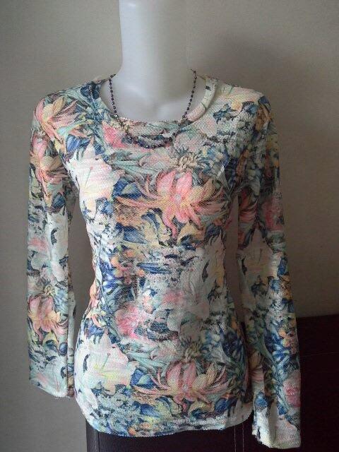 Terjual Baju  blus atasan motif bunga lengan  panjang Cewek  