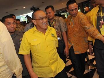 Ical : Pemerintah Jangan Cuma Bahas Bandara dan Pelabuhan