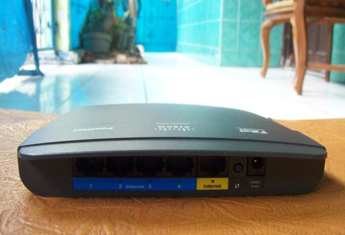 Terjual Cisco Linksys E900 Wireless N 300 Mbps Router 