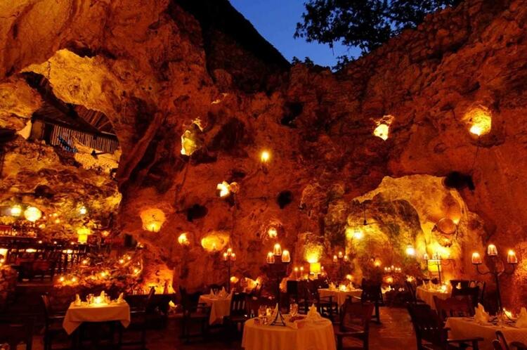 Restoran Keren dan Unik Yang Wajib Kamu Lihat dan Kunjungi