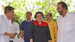 Megawati Ultah ke-68, Karangan Bunga Berdatangan